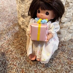 Precious Moments ‘Happy Birthday To You’ Doll Holding a Present